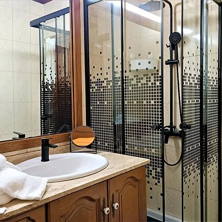 Home2book La Molina A, Cozy Terrace Retreat * Triquivijate