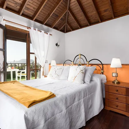 Vakantiehuis Home2book La Molina A, Cozy Terrace Retreat *